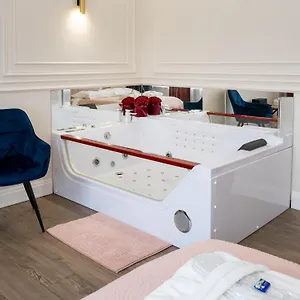 https://apartament-glamour-jacuzzi.krakowhotelspoland.com