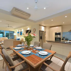 https://reef-villa-port-douglas.queenslandhotels.net